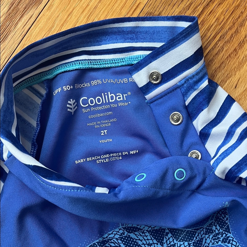 Adorable Coolibar toddler swimsuit - Picture 8 of 8
